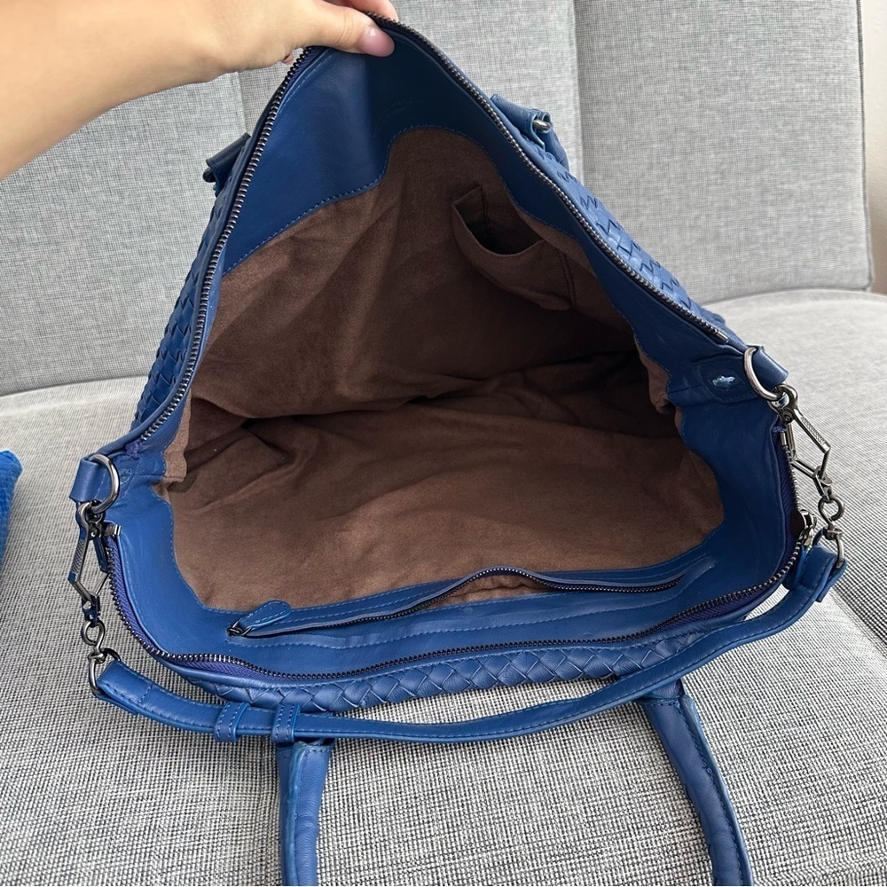 Bottega Veneta Intrecciato Convertible Tote Bag Large Blue Leather Zip Closure - Picture 11 of 12